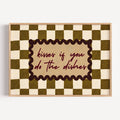 Playful Kitchen Funny Typography wall art with Handwritten quote "Kisses if you do the dishes" on a retro checkered - checkerboard pattern in khaki tones. This is a hand drawn Oil Painting kitchen art Print decor.